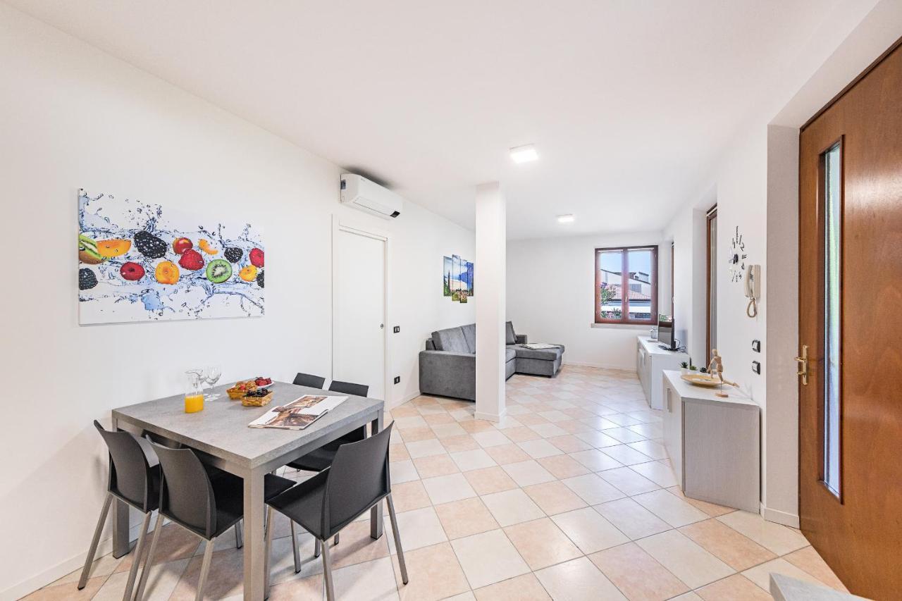 I Ciliegi 1-09 Con Piscina By Wonderful Italy Apartamento Desenzano del Garda Exterior foto