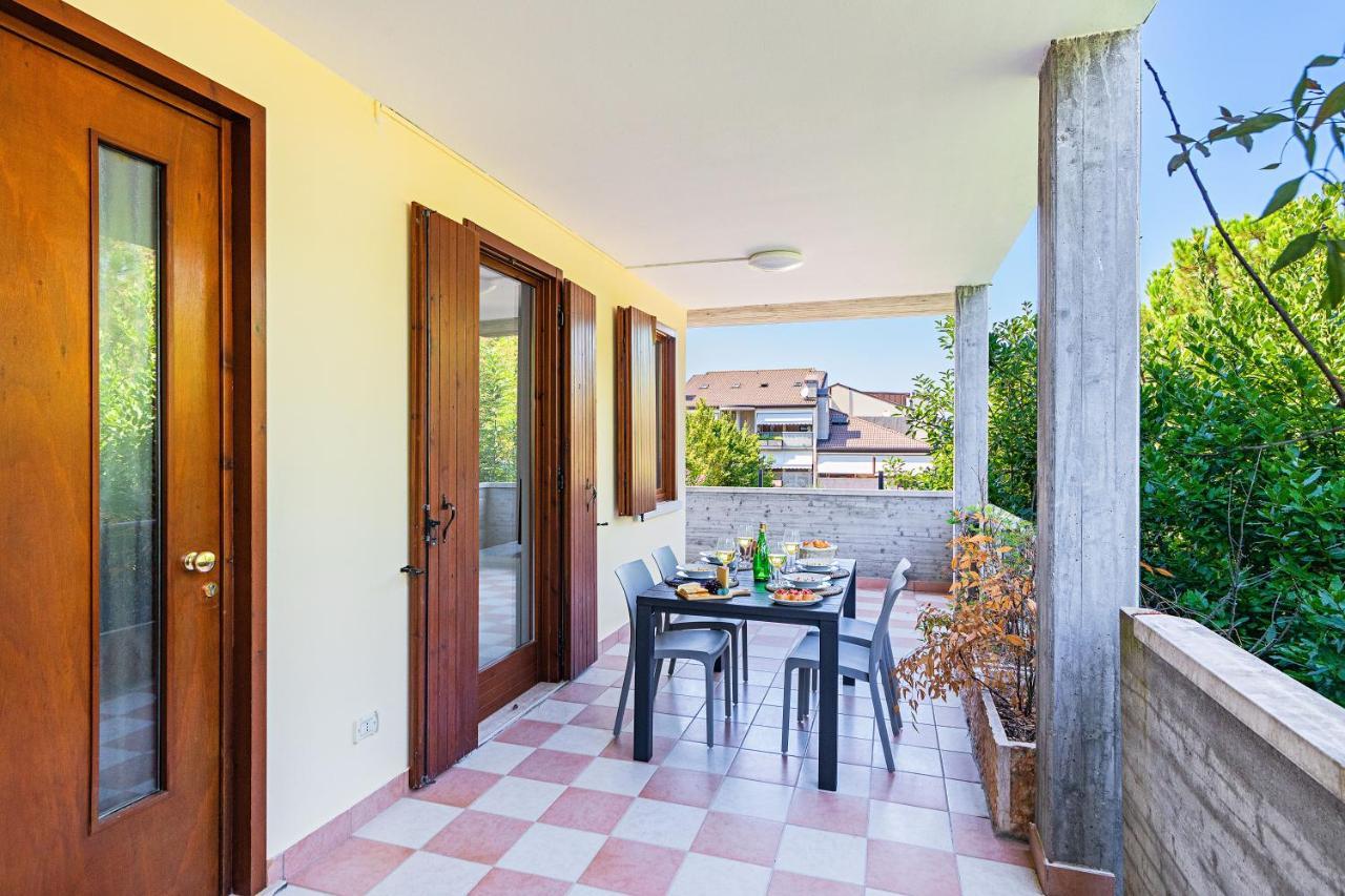 I Ciliegi 1-09 Con Piscina By Wonderful Italy Apartamento Desenzano del Garda Exterior foto